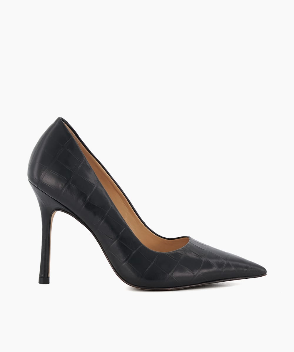 Black crocodile top pumps