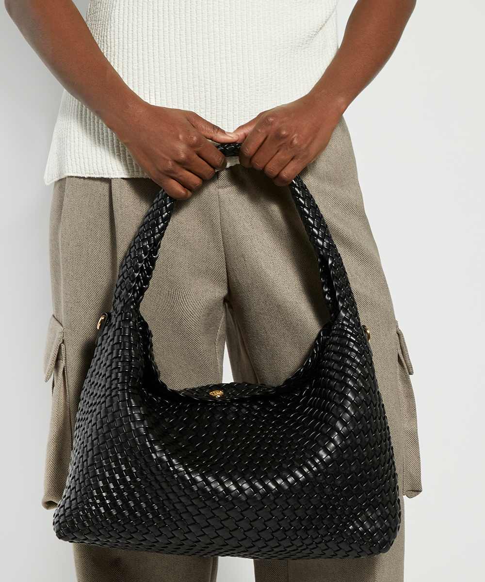 Deliberate L - Black